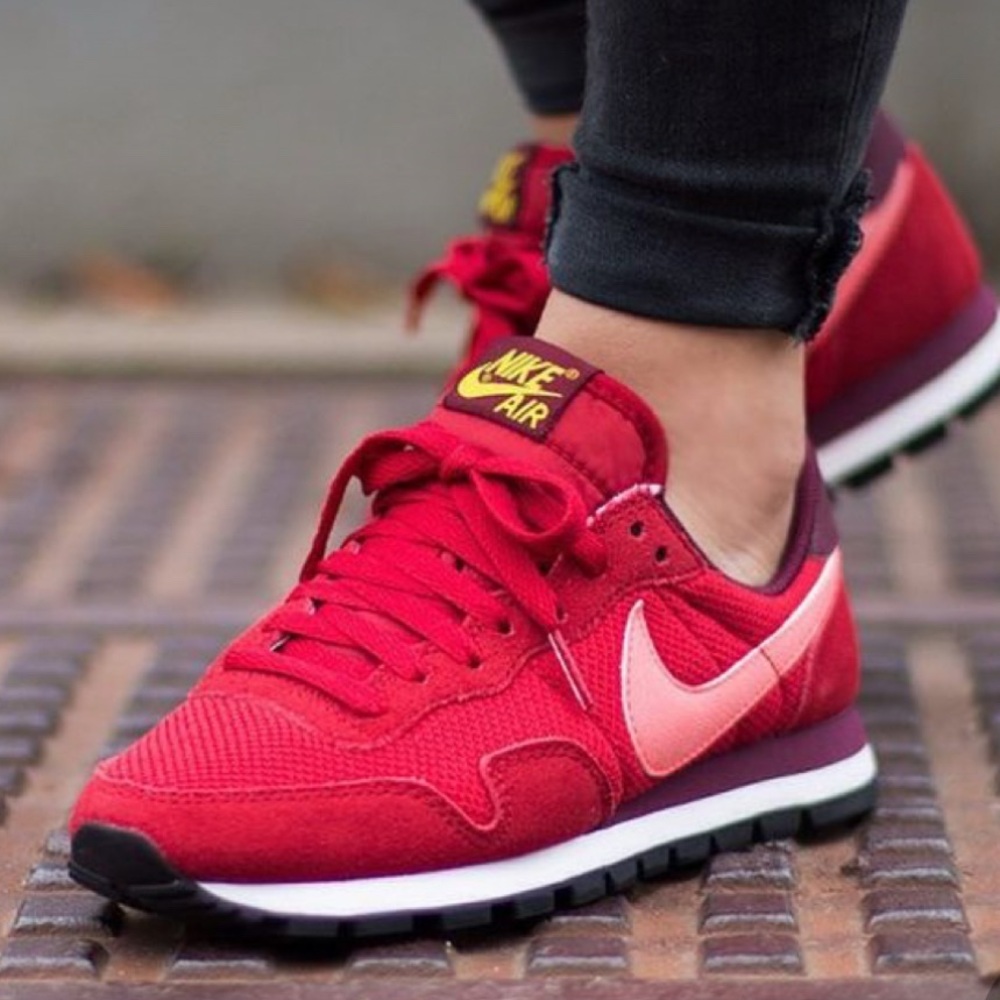 Nike Air Pegasus Women’s Suede Red and Pink Trainer Sneakers 9.5 41